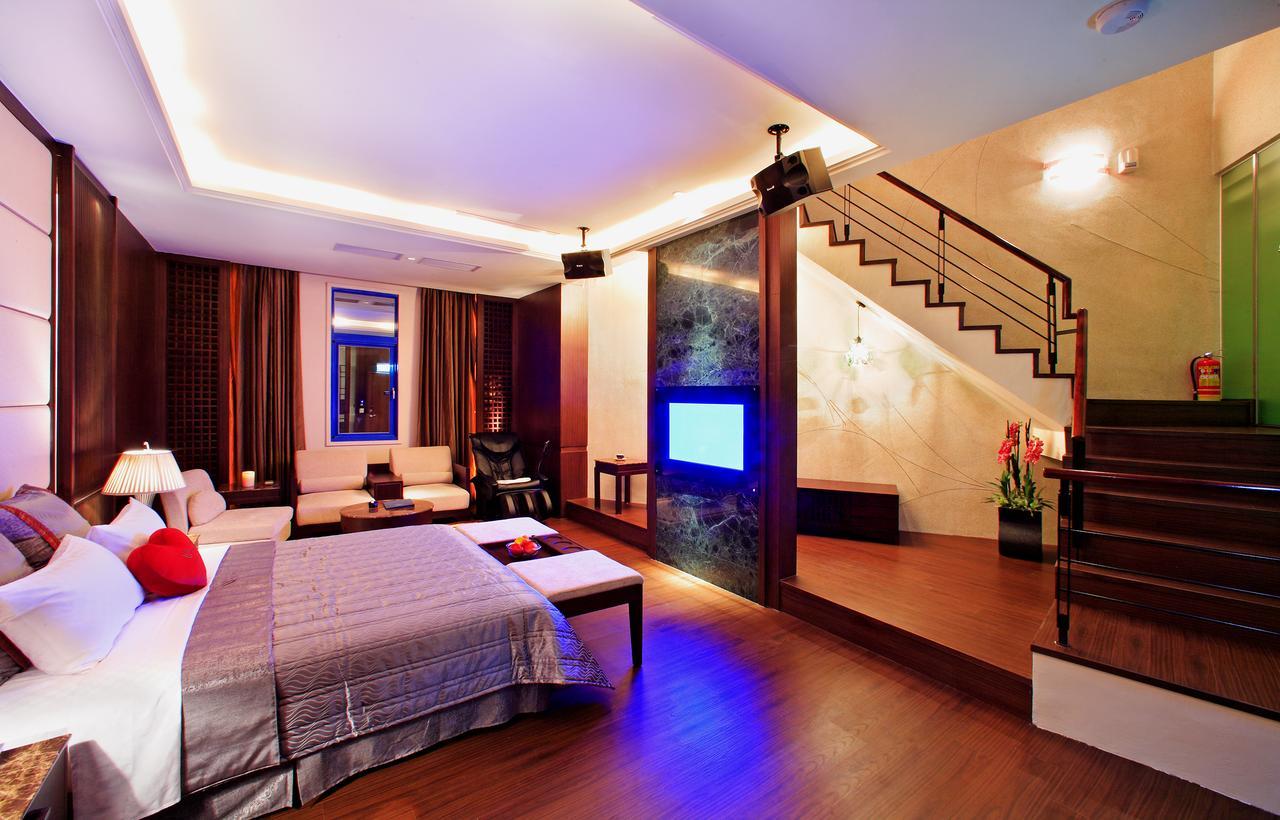 קילונג Blue Coast Spa Motel מראה חיצוני תמונה