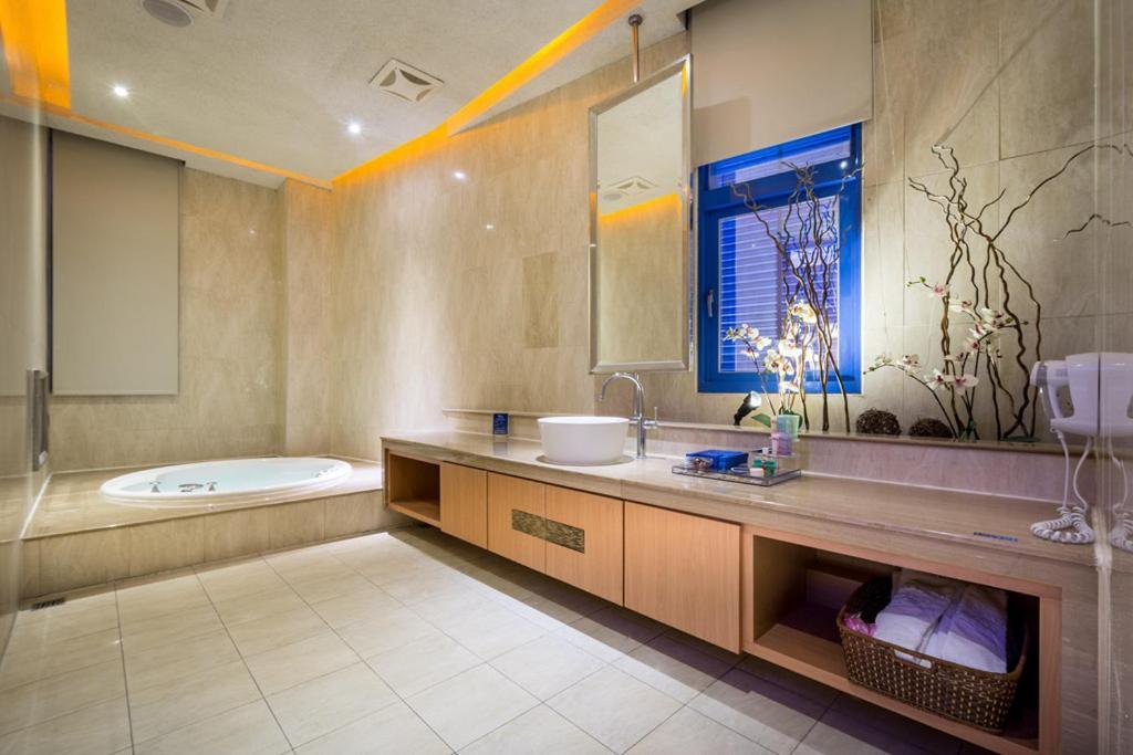 קילונג Blue Coast Spa Motel מראה חיצוני תמונה
